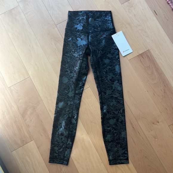 Lululemon Wunder Train HR Tight 25” (Foil) - Picture 3 of 4